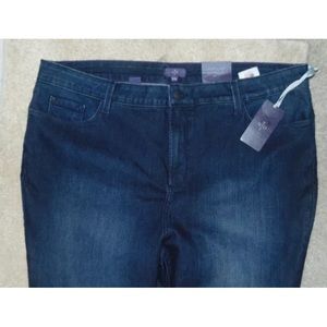 NYDJ Jeans - NWT NYDJ straight jeans 24W NYDJ Jeans - NWT NYDJ straight jeans 24W